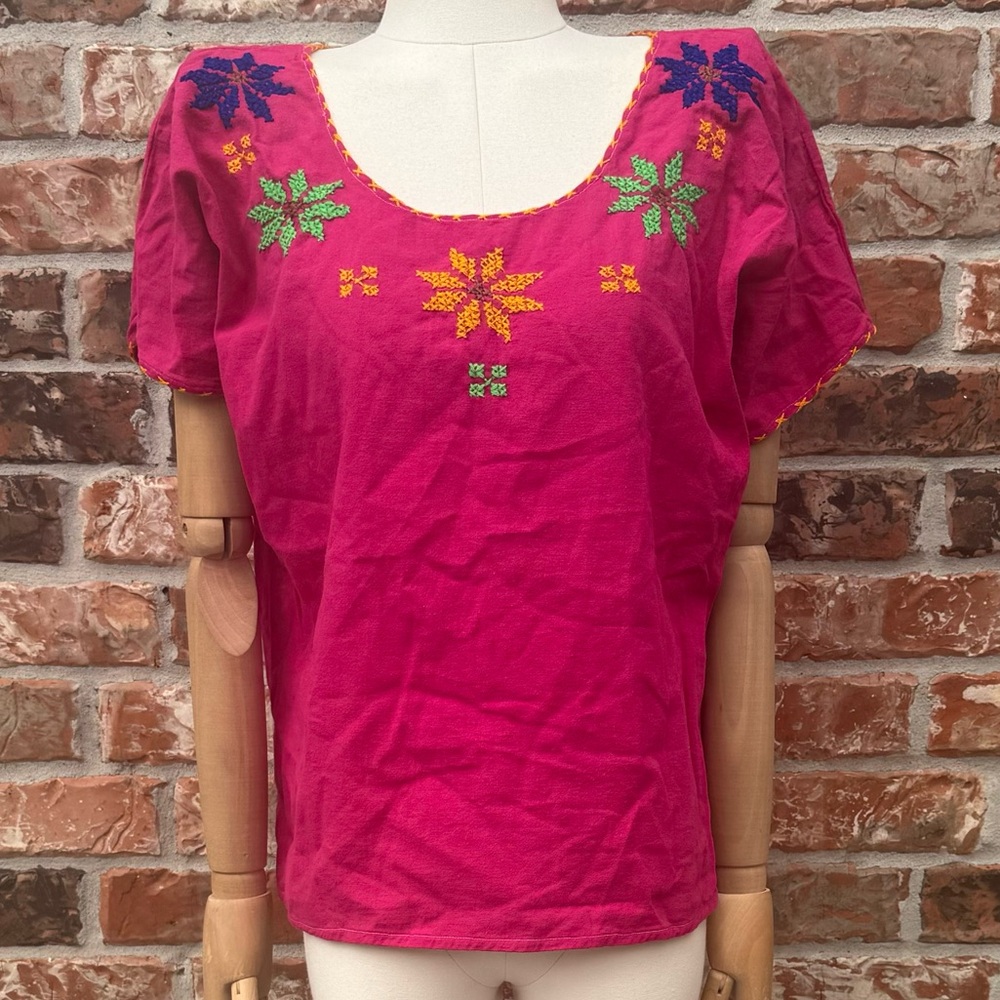 Handmade Mexican style embroidered hot pink top / S / Excellent condition